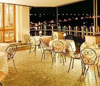酒店 艾尔伯格天堂餐厅酒店 3*