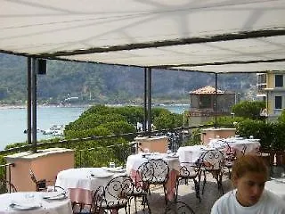 艾尔伯格天堂餐厅酒店 酒店